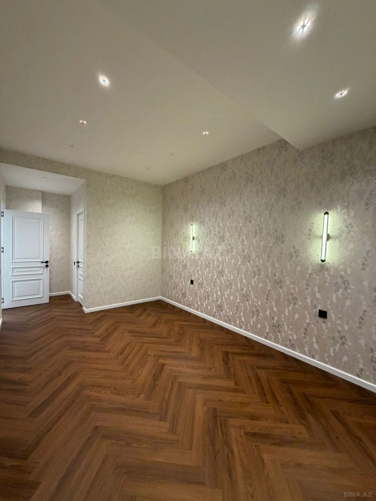 Satılır 2 otaqlı mənzil 97 m²