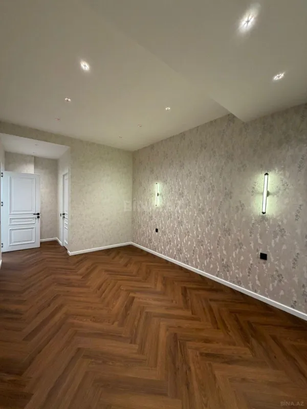 Satılır 2 otaqlı mənzil 97 m²