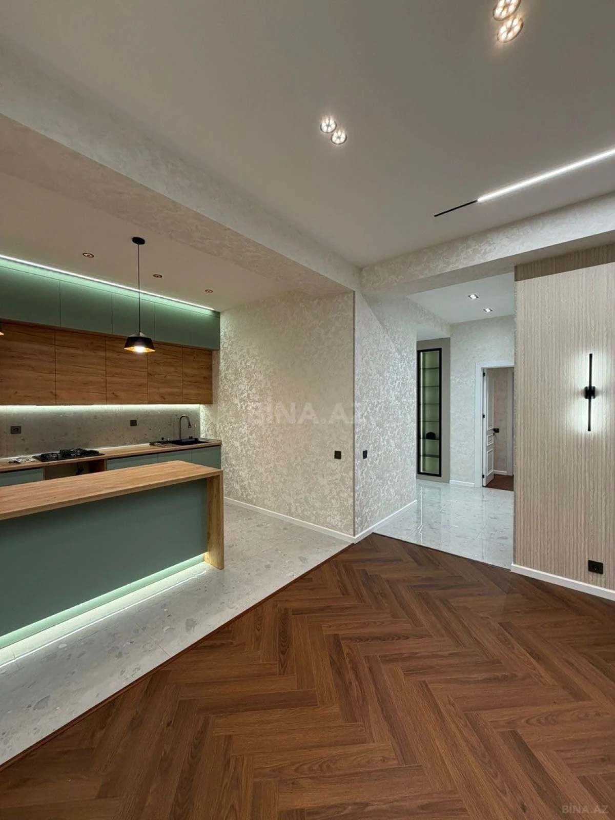 Satılır 2 otaqlı mənzil 97 m²