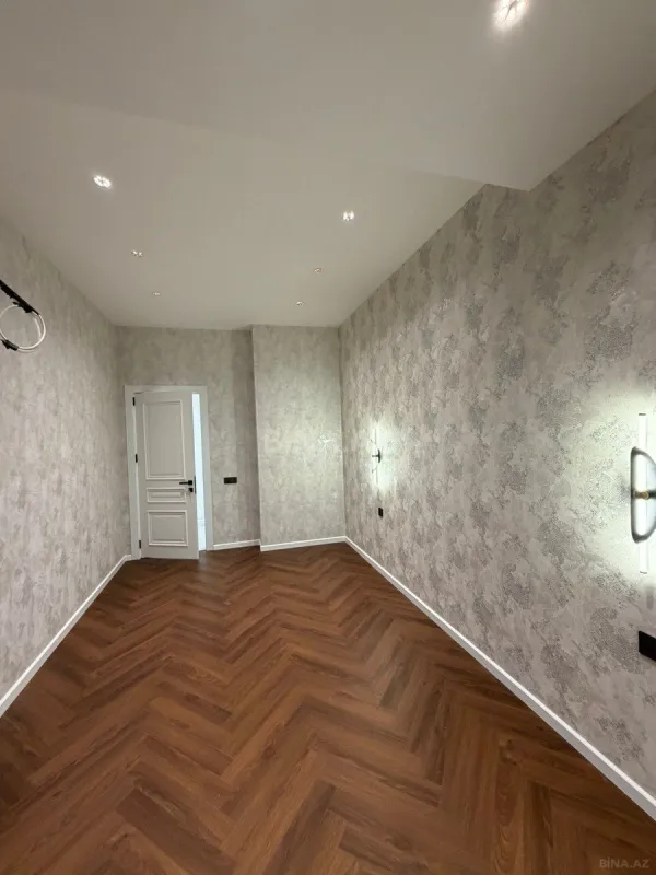 Satılır 2 otaqlı mənzil 97 m²