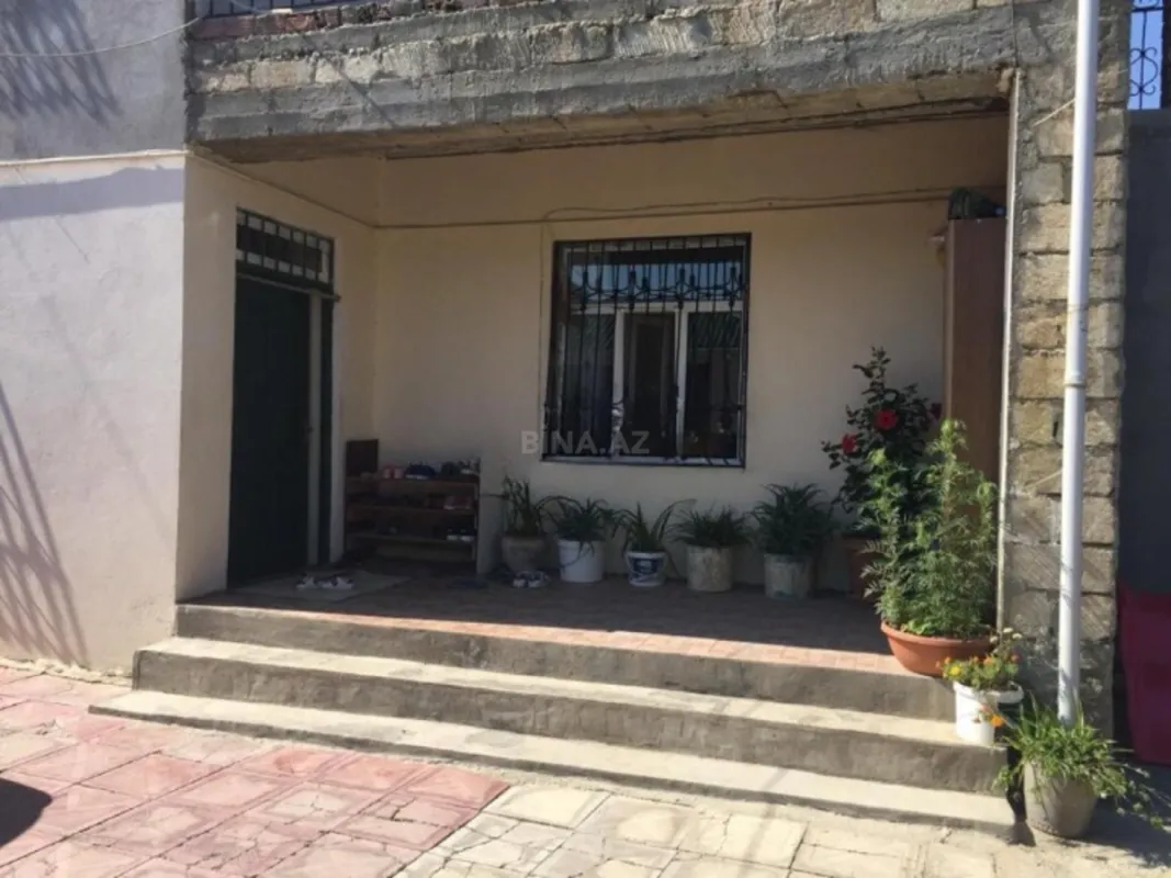 Satılır 6 otaqlı həyət evi 180 m²