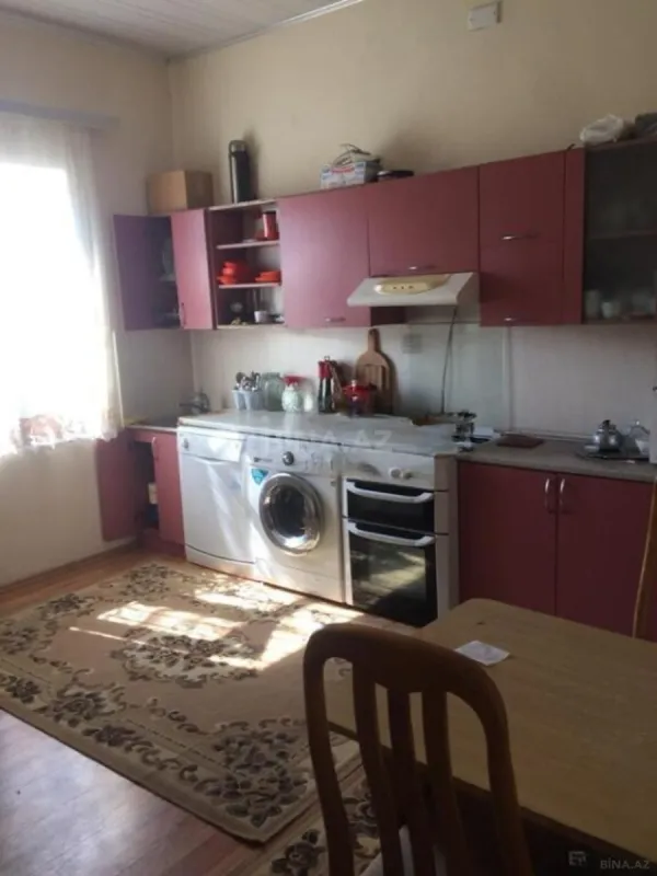 Satılır 6 otaqlı həyət evi 180 m²