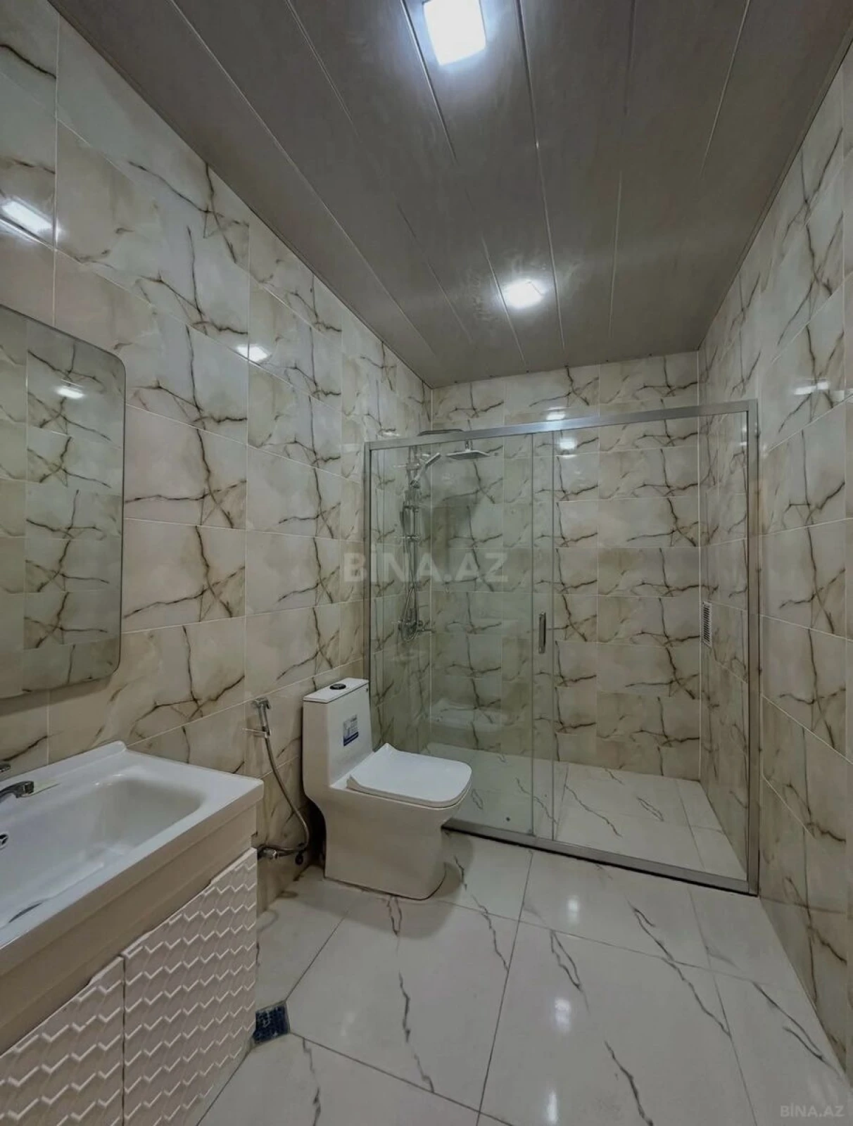 Satılır 2 otaqlı mənzil 85 m²