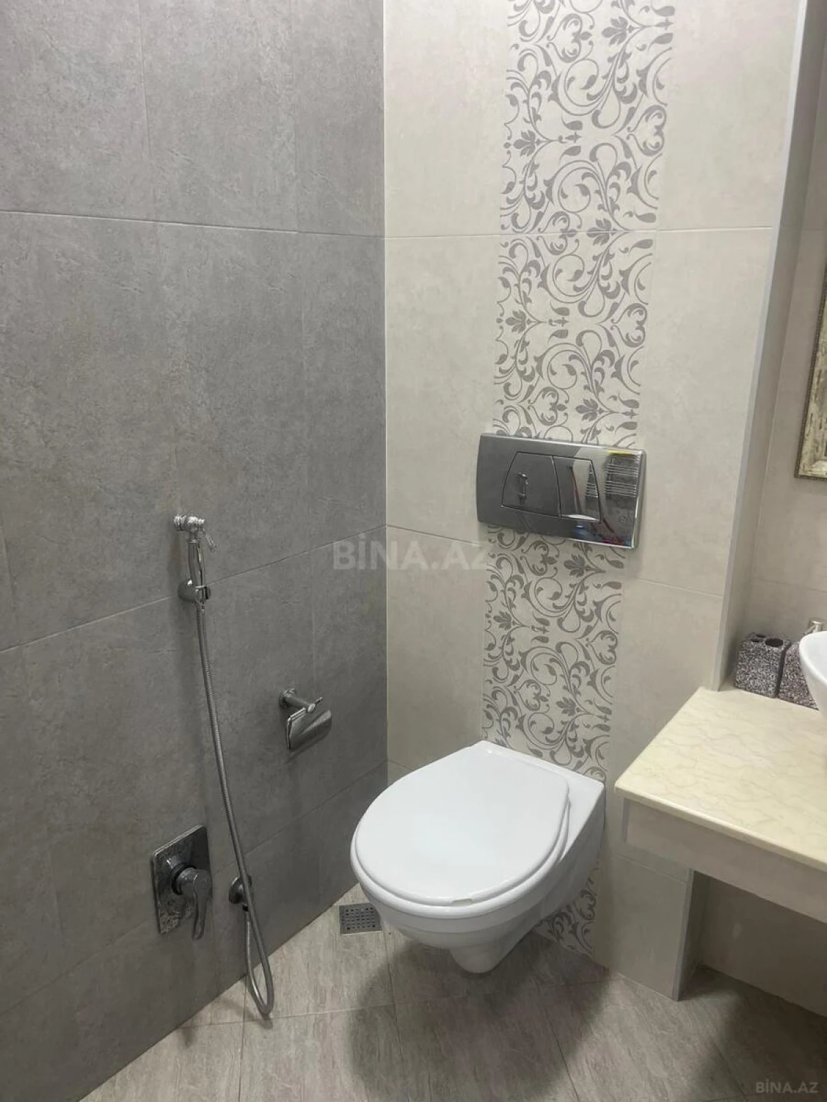 Satılır 3 otaqlı mənzil 98 m²