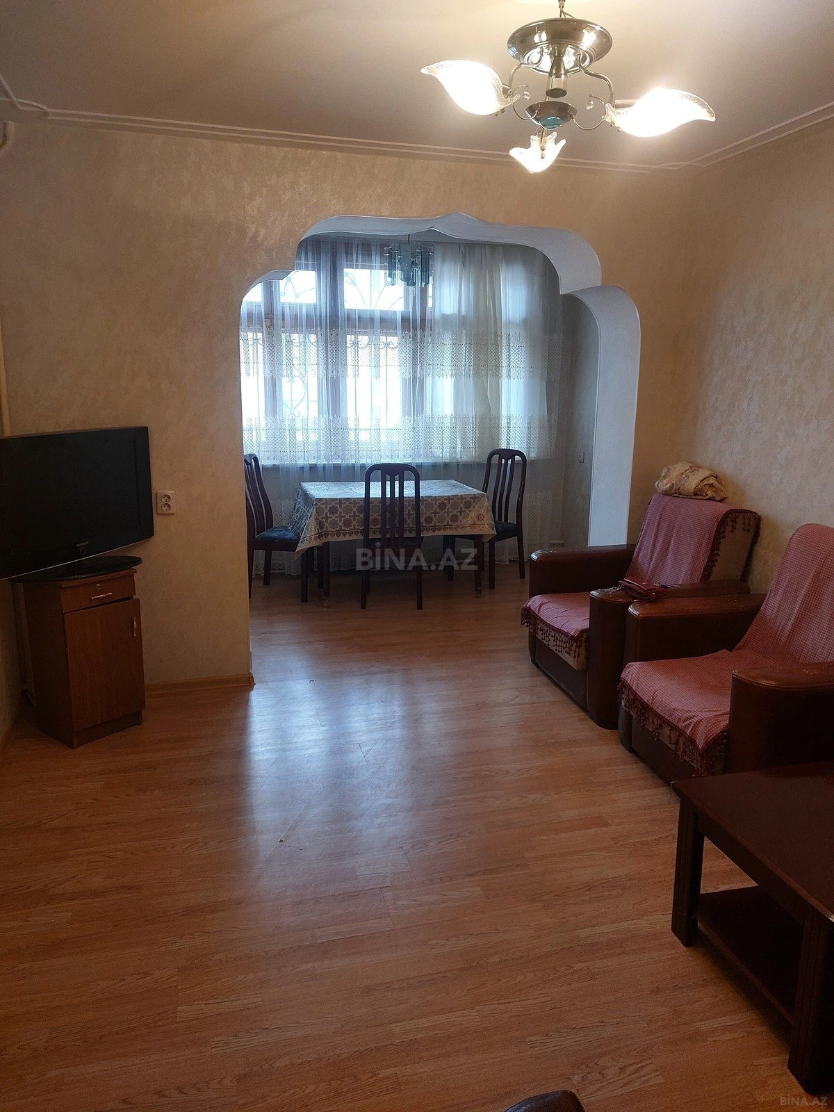 Kirayə verilir 2 otaqlı mənzil 80 m²