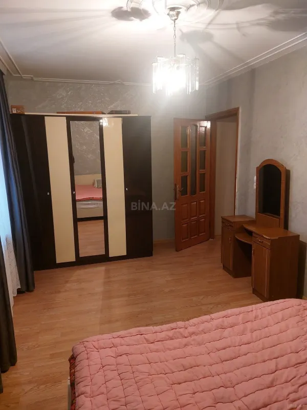 Kirayə verilir 2 otaqlı mənzil 80 m²
