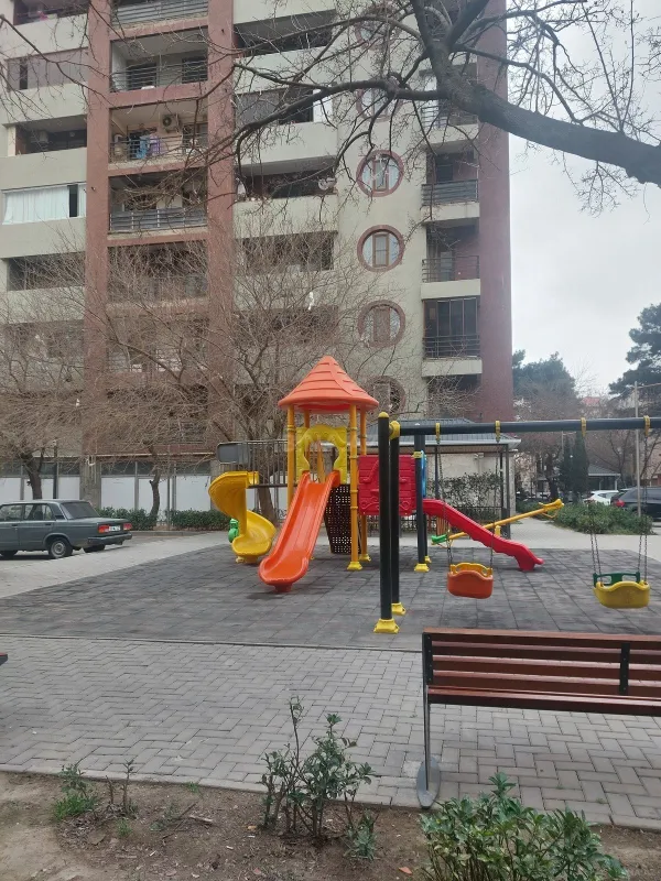 Kirayə verilir 2 otaqlı mənzil 80 m²