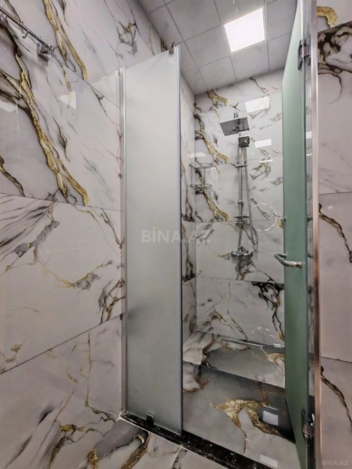 Kirayə verilir 2 otaqlı mənzil 70 m²