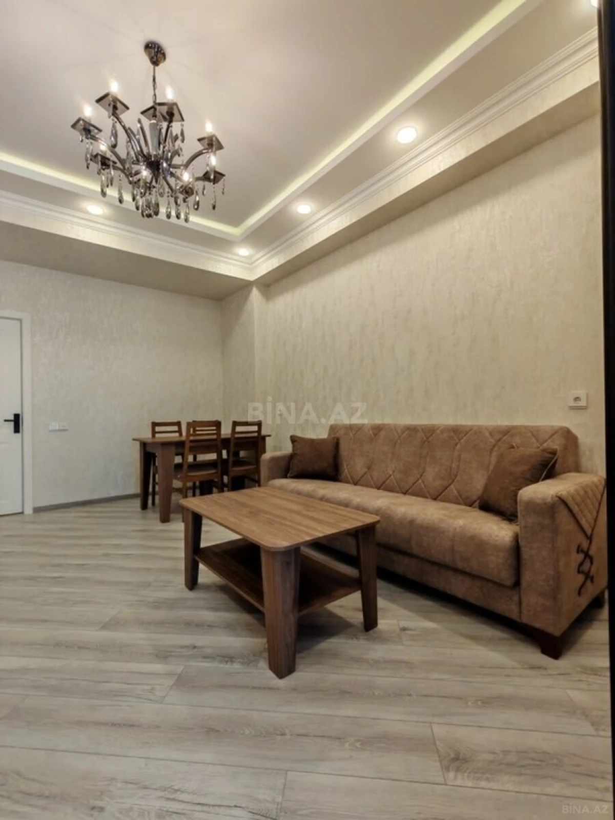 Kirayə verilir 2 otaqlı mənzil 70 m²