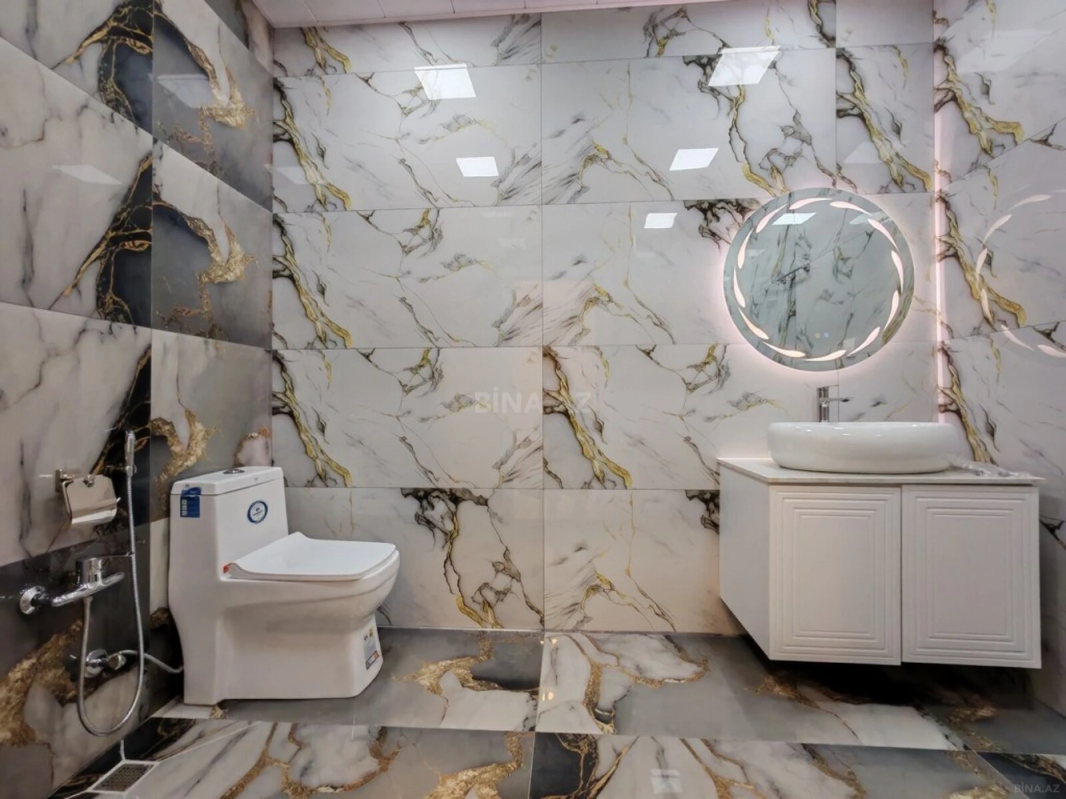 Kirayə verilir 2 otaqlı mənzil 70 m²