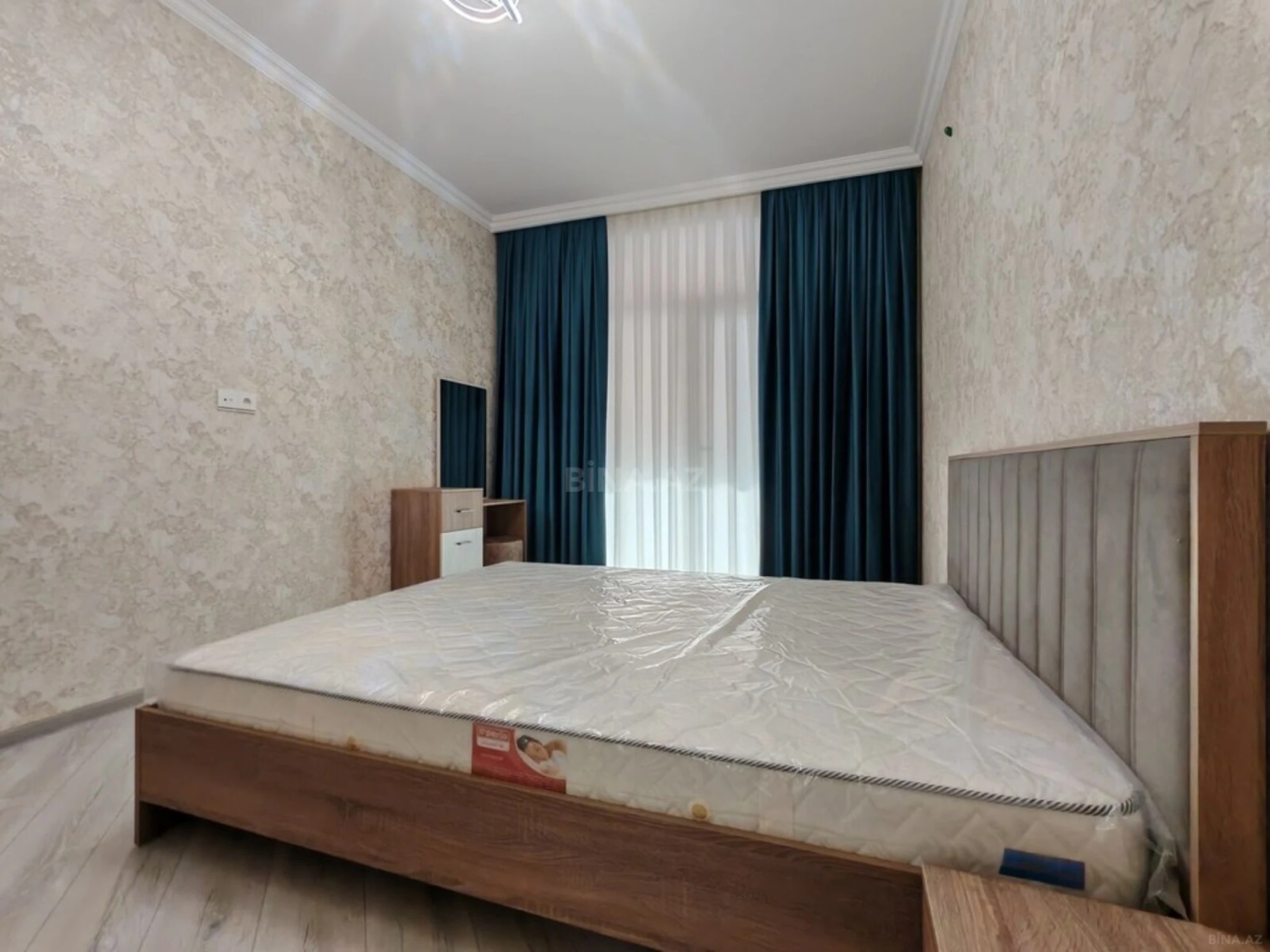 Kirayə verilir 2 otaqlı mənzil 70 m²