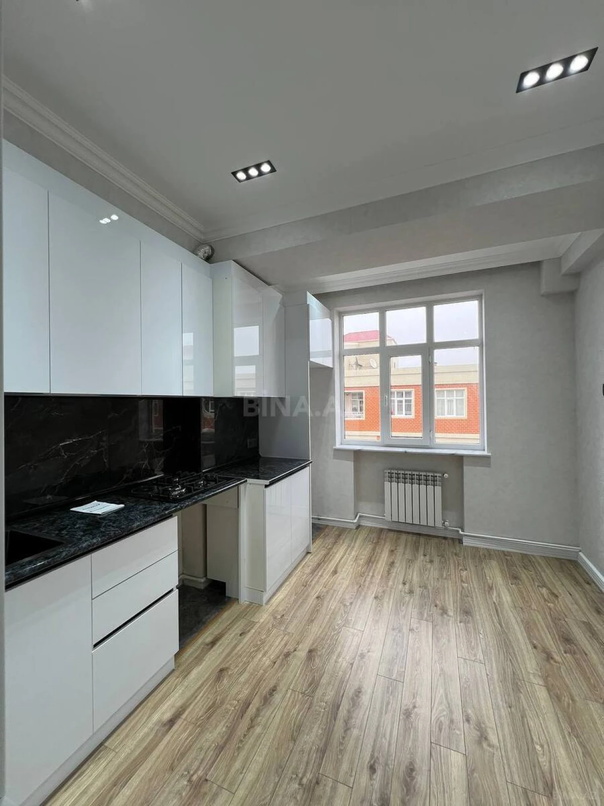 Satılır 3 otaqlı mənzil 83 m²