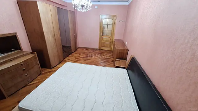 Kirayə verilir 3 otaqlı mənzil 110 m²