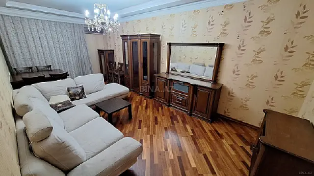 Kirayə verilir 3 otaqlı mənzil 110 m²