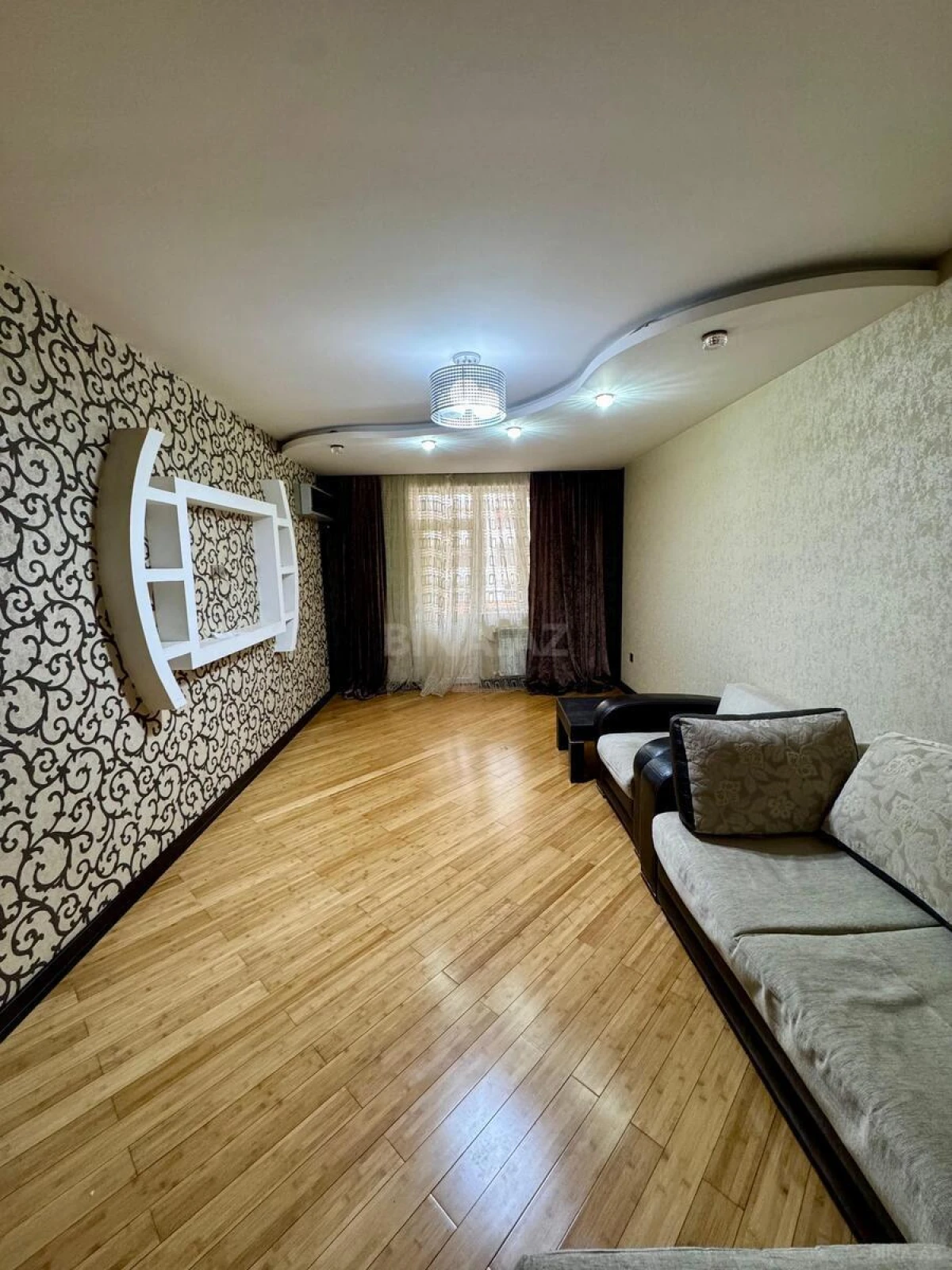 Satılır 3 otaqlı mənzil 138 m²