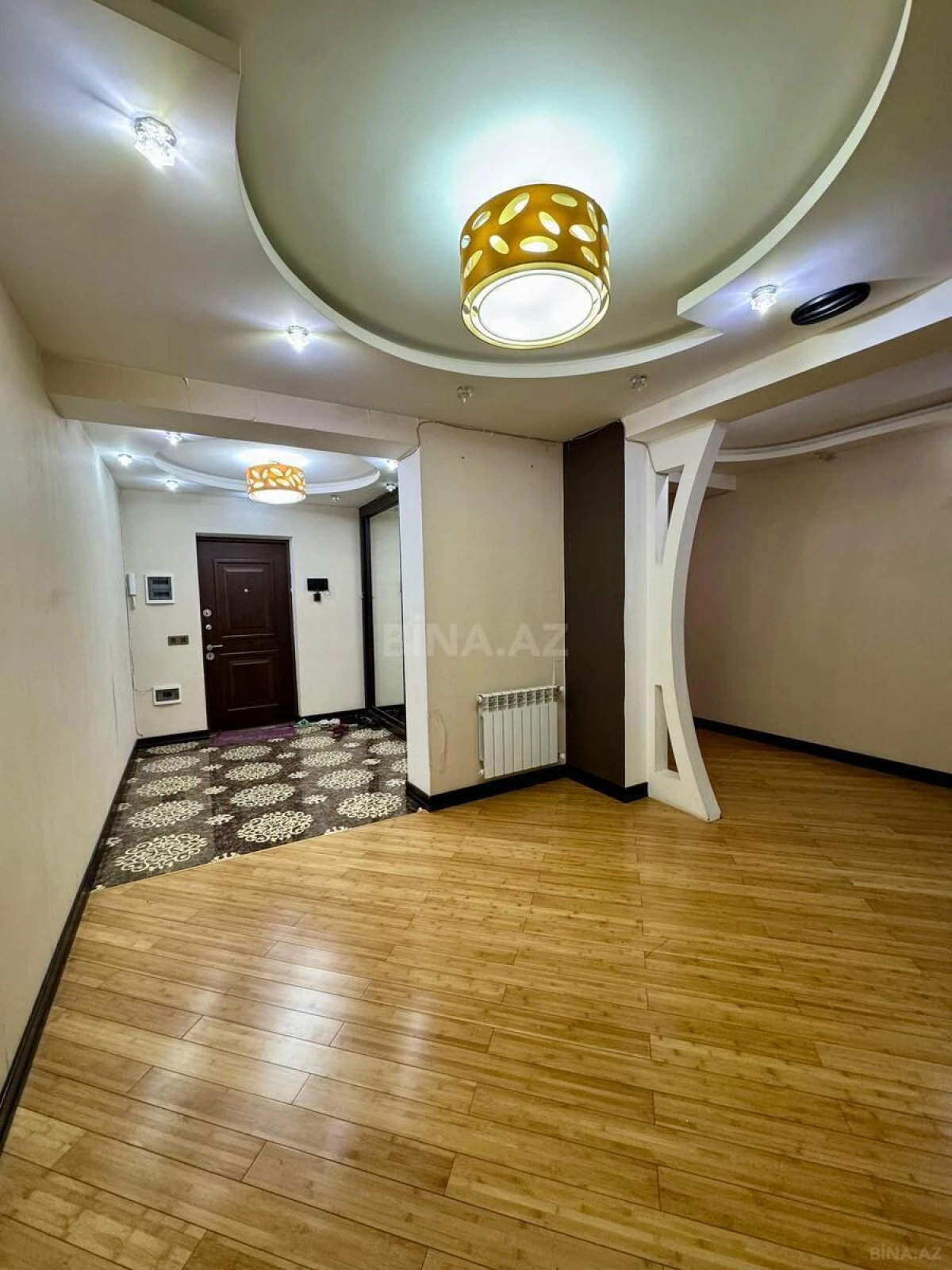 Satılır 3 otaqlı mənzil 138 m²