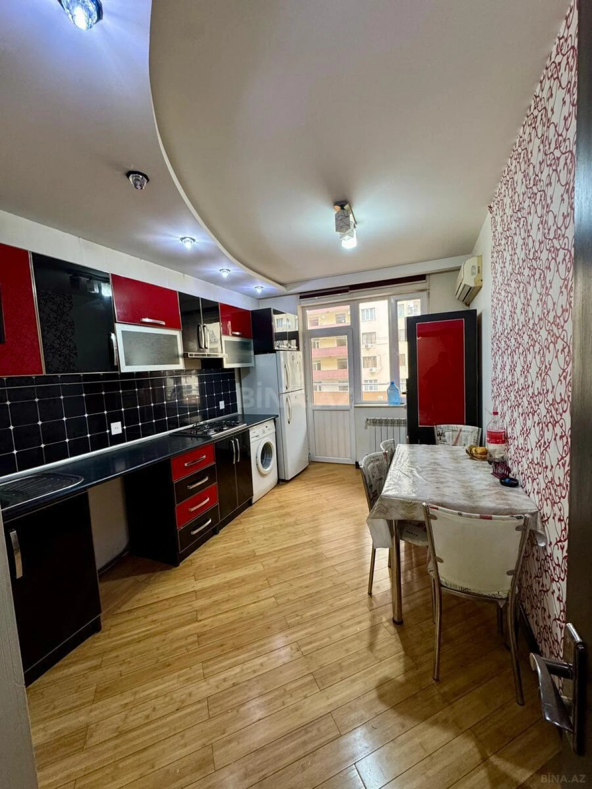 Satılır 3 otaqlı mənzil 138 m²