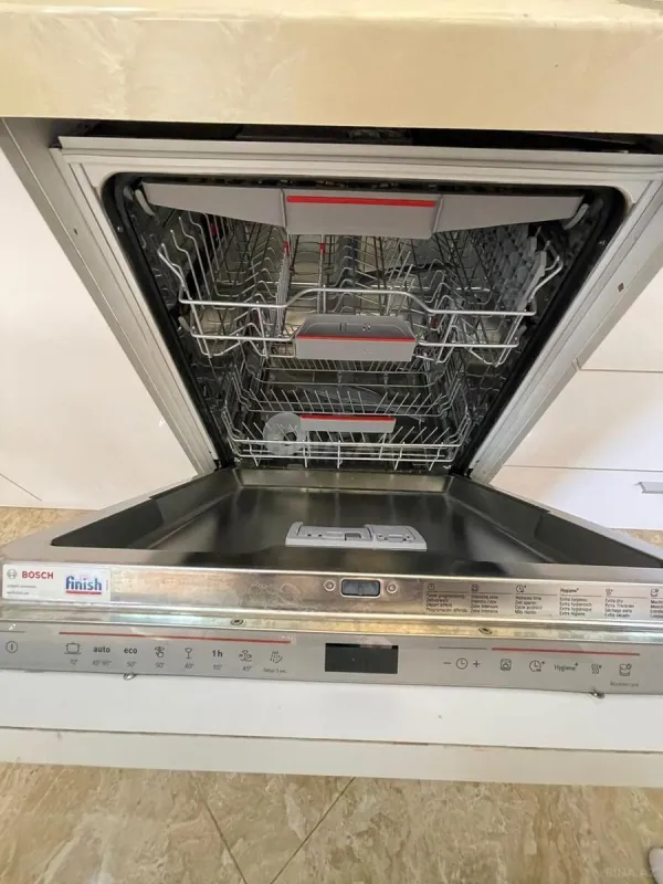 Kirayə verilir 2 otaqlı mənzil 111 m²