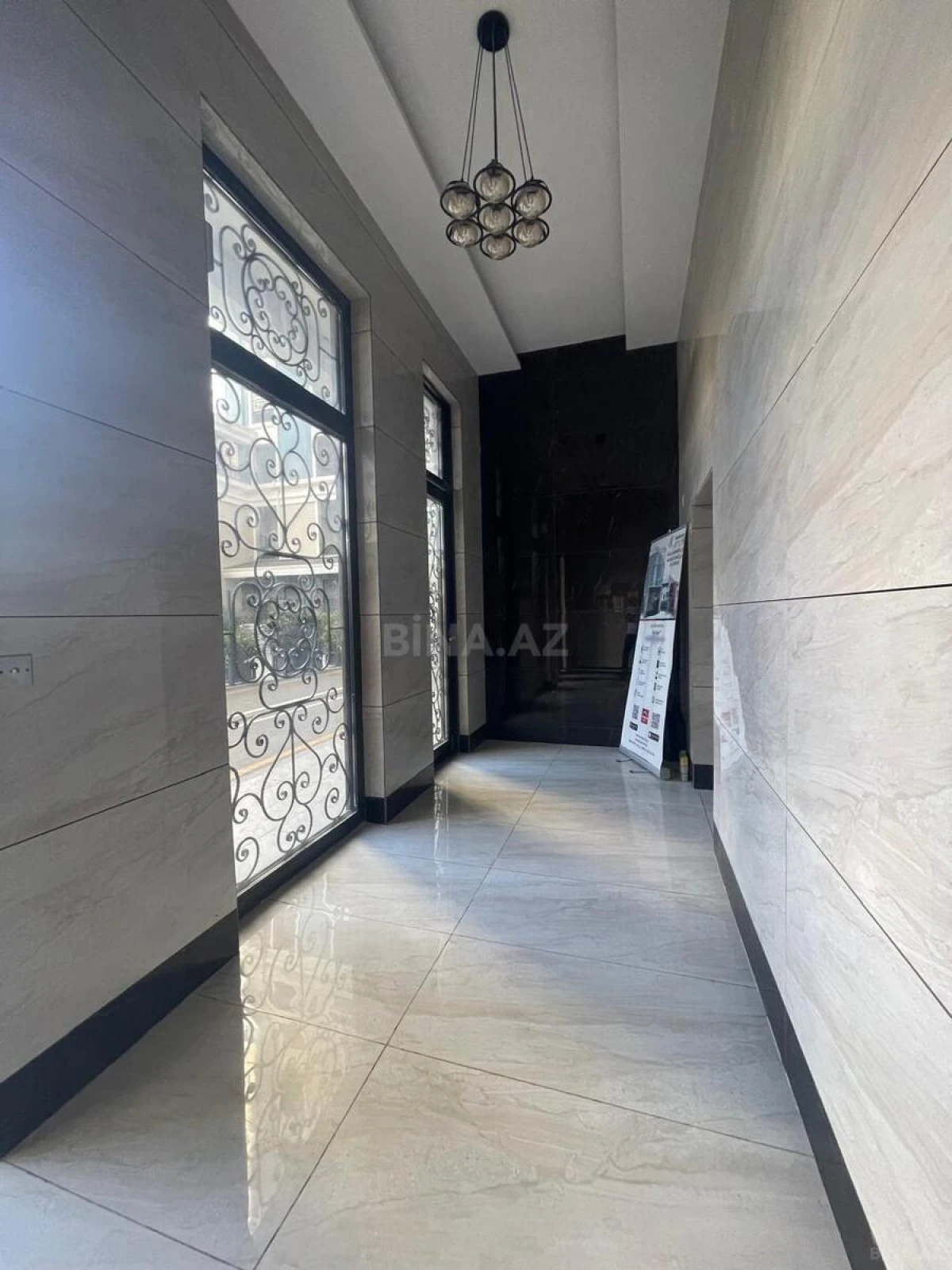 Satılır 4 otaqlı mənzil 259 m²