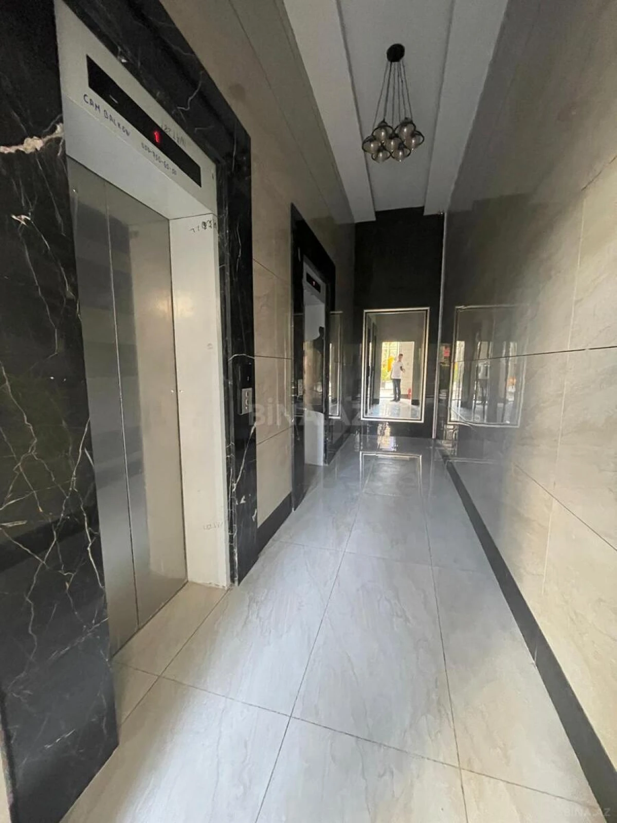 Satılır 4 otaqlı mənzil 259 m²