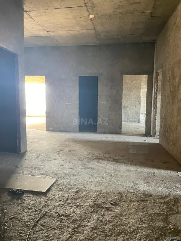 Satılır 4 otaqlı mənzil 259 m²