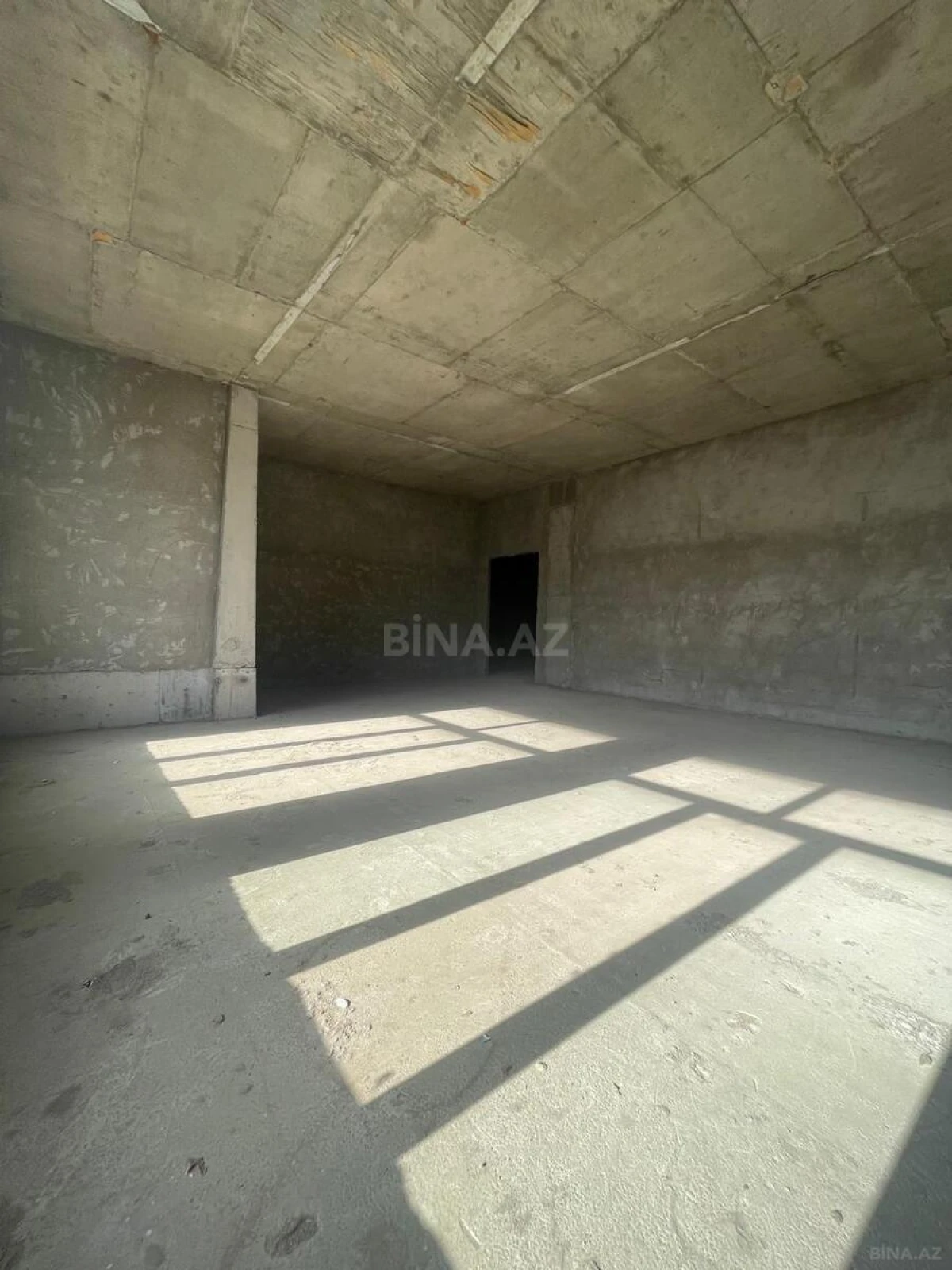 Satılır 4 otaqlı mənzil 259 m²