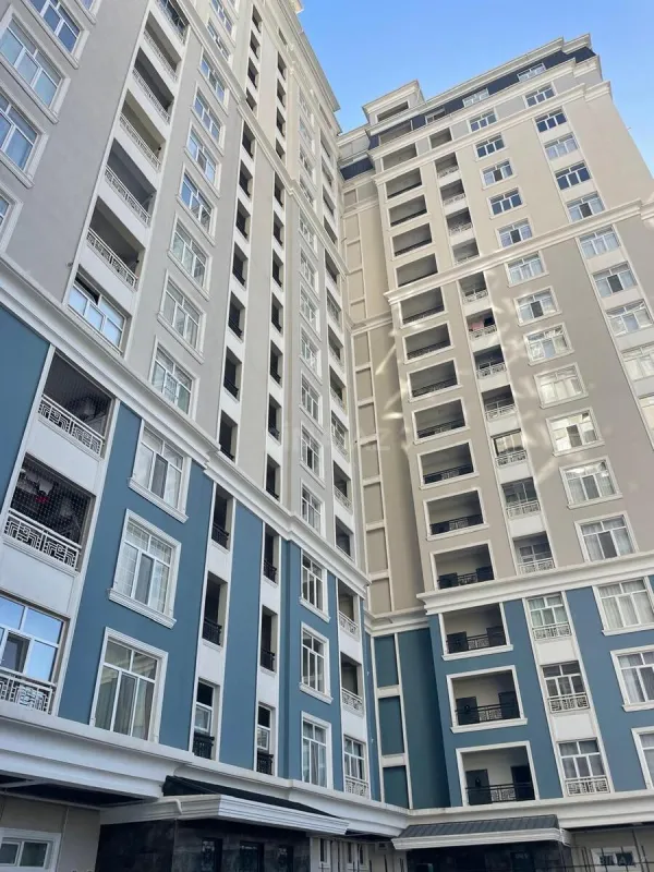 Satılır 4 otaqlı mənzil 259 m²