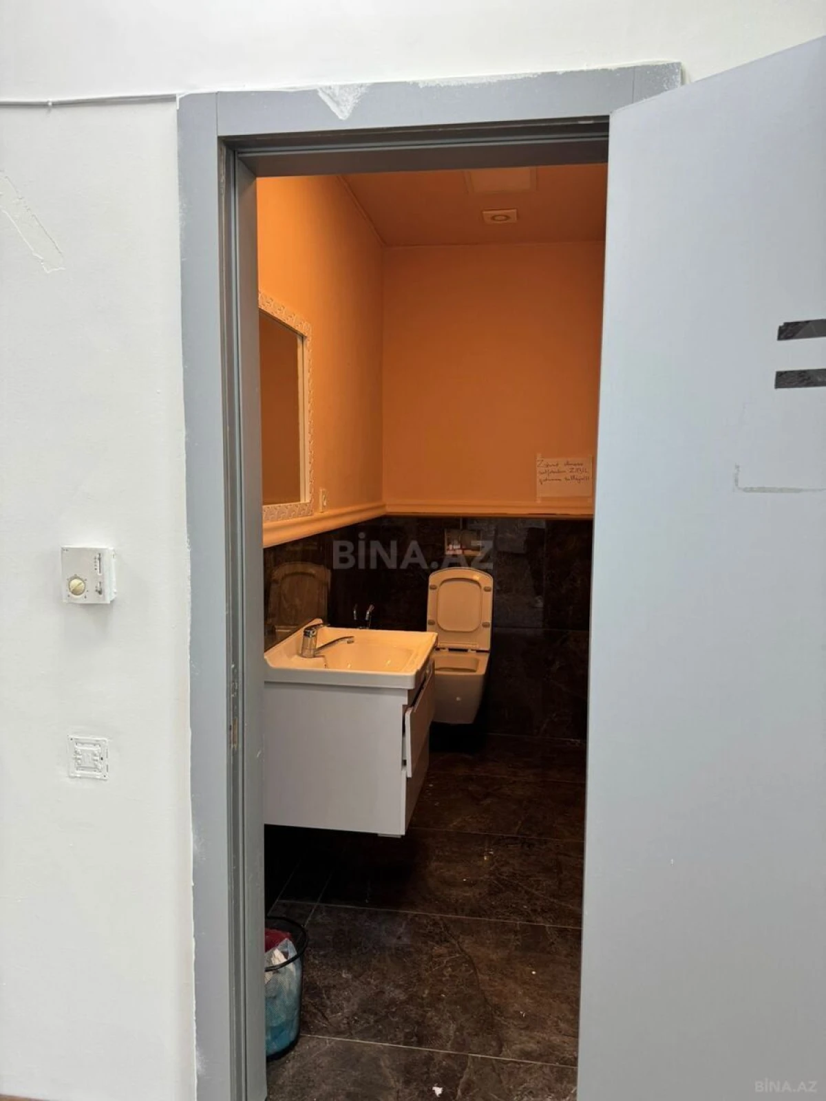 Kirayə verilir 6 otaqlı ofis 220 m²