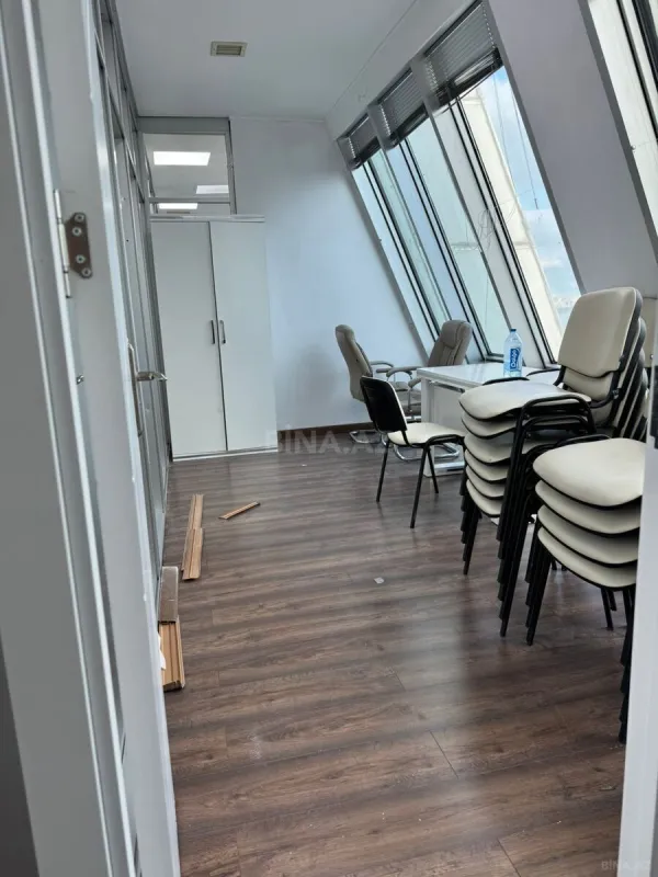 Kirayə verilir 6 otaqlı ofis 220 m²
