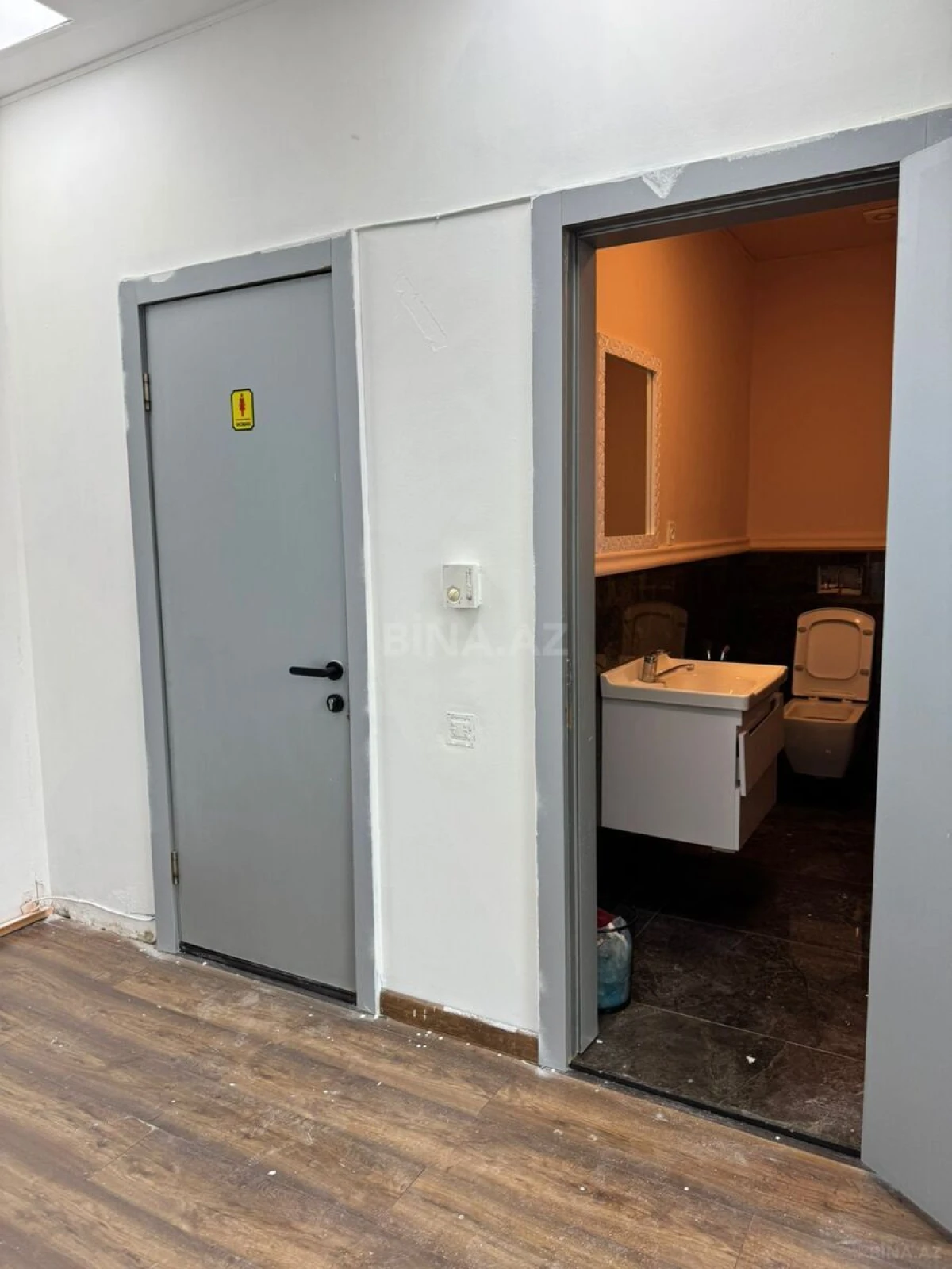 Kirayə verilir 6 otaqlı ofis 220 m²