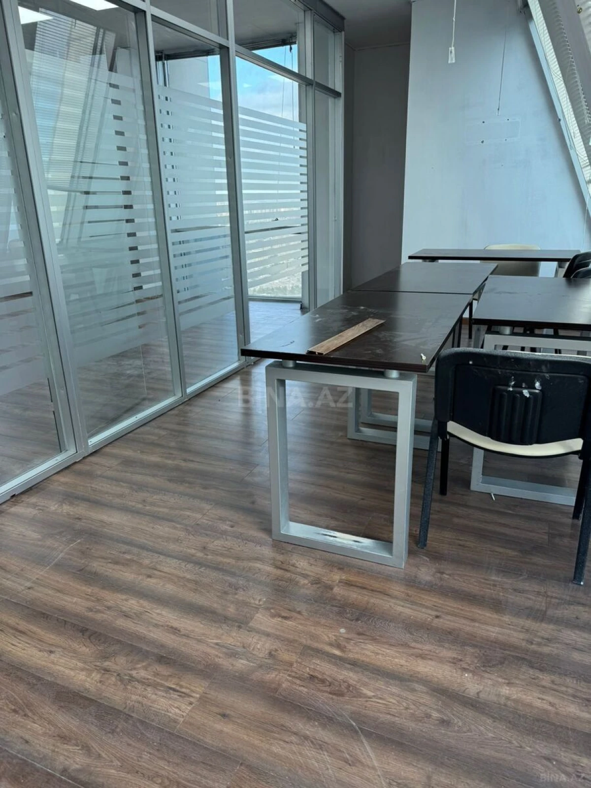 Kirayə verilir 6 otaqlı ofis 220 m²