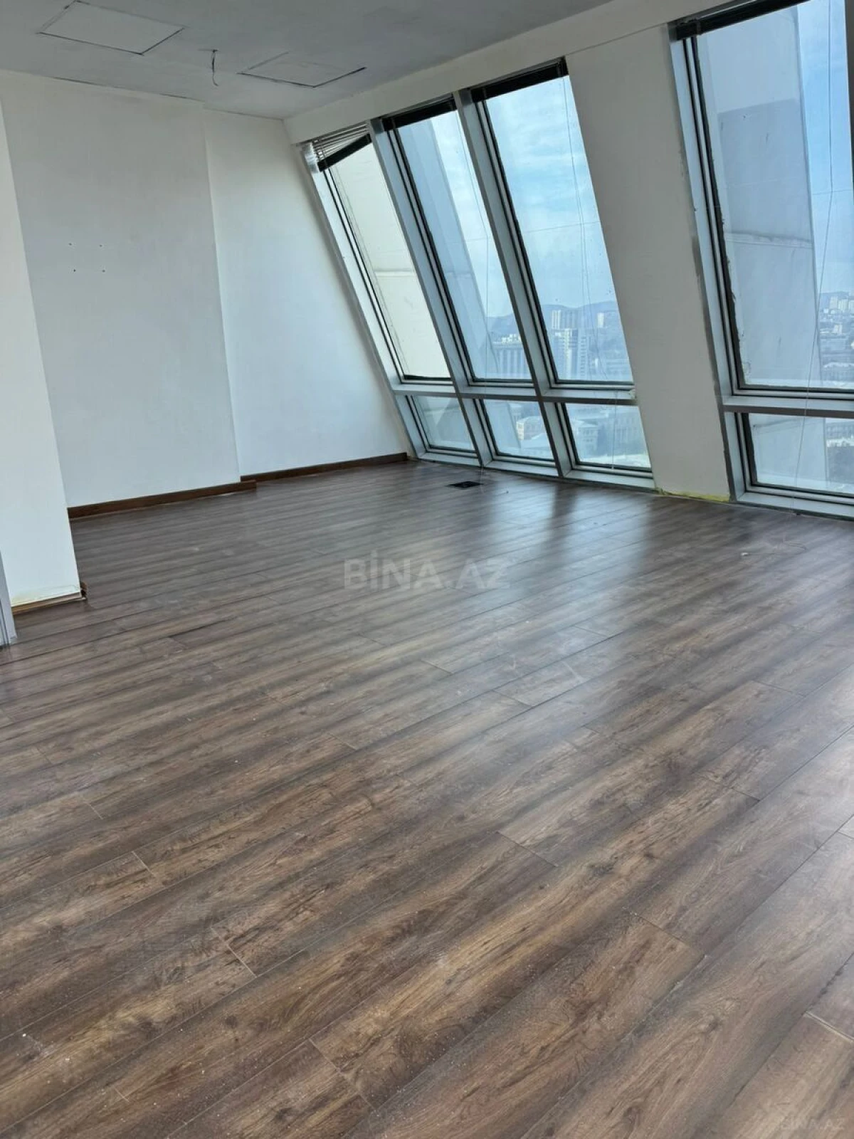 Kirayə verilir 6 otaqlı ofis 220 m²