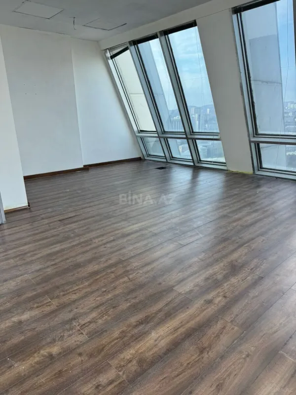 Kirayə verilir 6 otaqlı ofis 220 m²