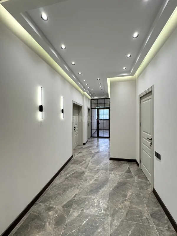 Satılır 3 otaqlı mənzil 135 m²