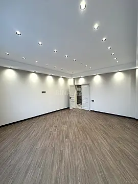 Satılır 3 otaqlı mənzil 135 m²