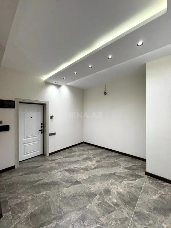 Satılır 3 otaqlı mənzil 135 m²