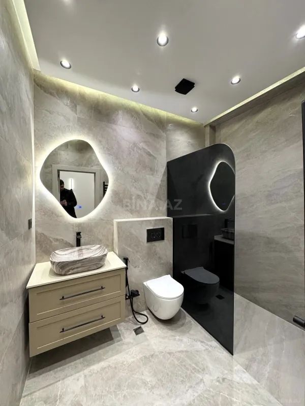 Satılır 3 otaqlı mənzil 135 m²