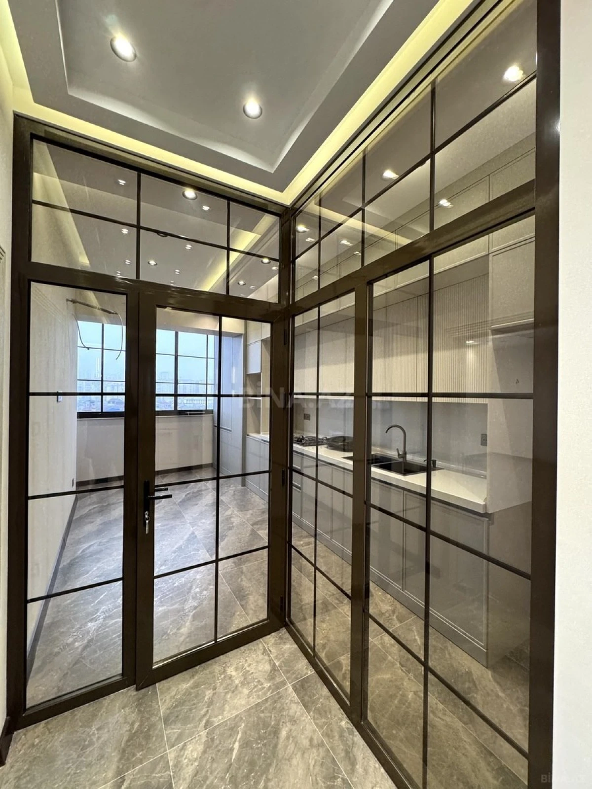 Satılır 3 otaqlı mənzil 135 m²