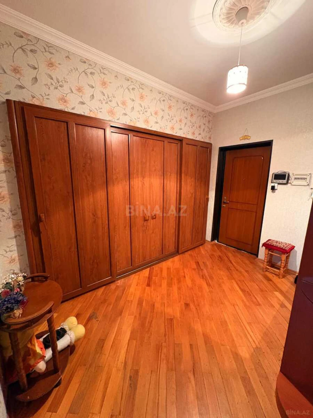 Kirayə verilir 3 otaqlı mənzil 125 m²