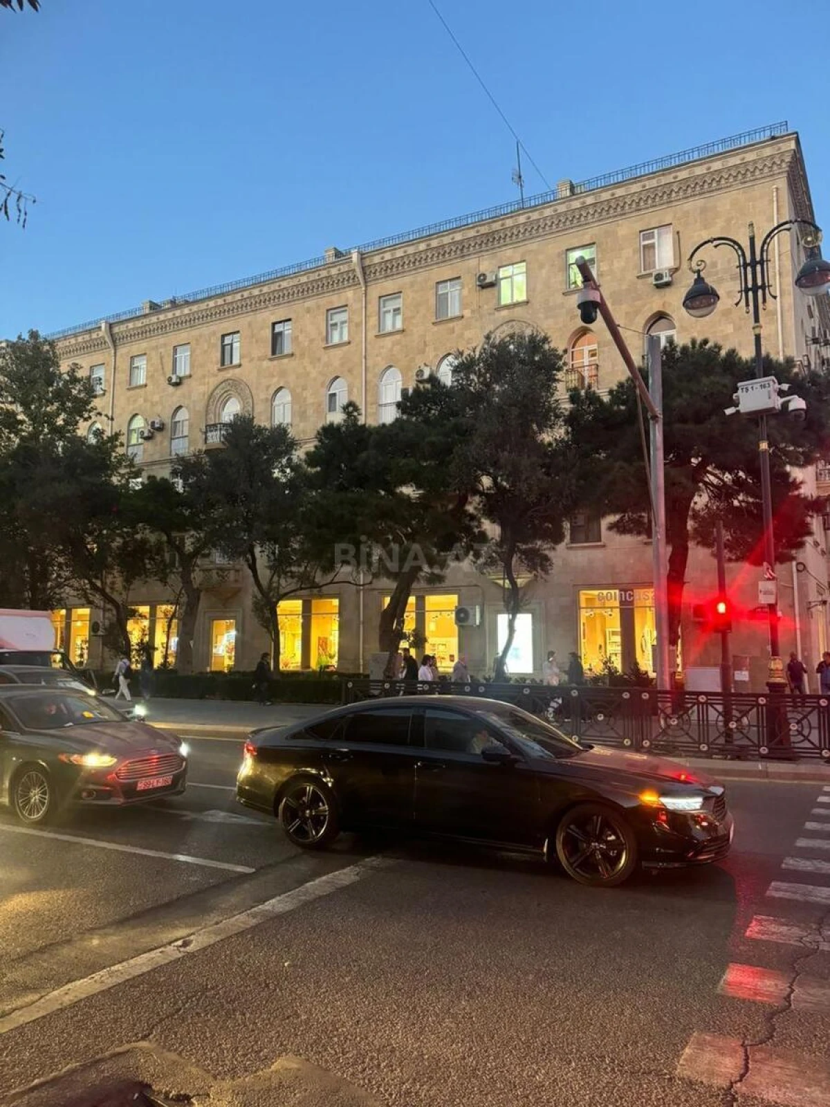 Kirayə verilir 2 otaqlı mənzil 67 m²