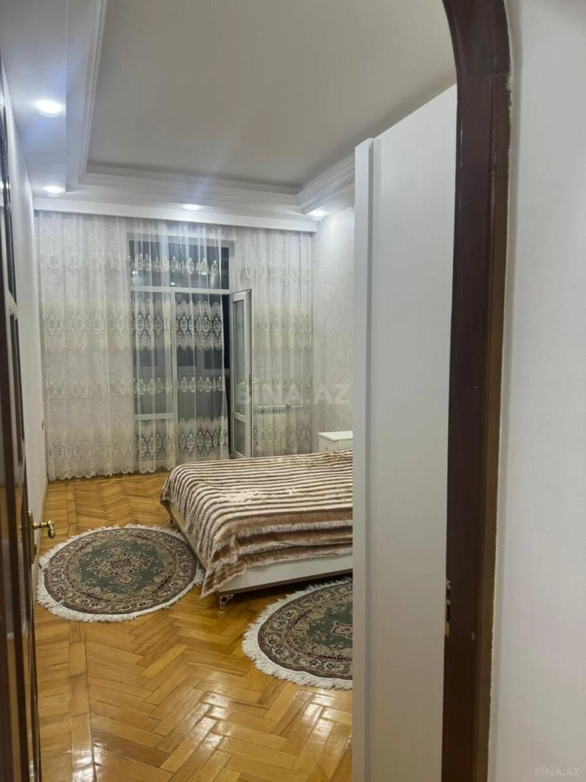 Kirayə verilir 2 otaqlı mənzil 67 m²