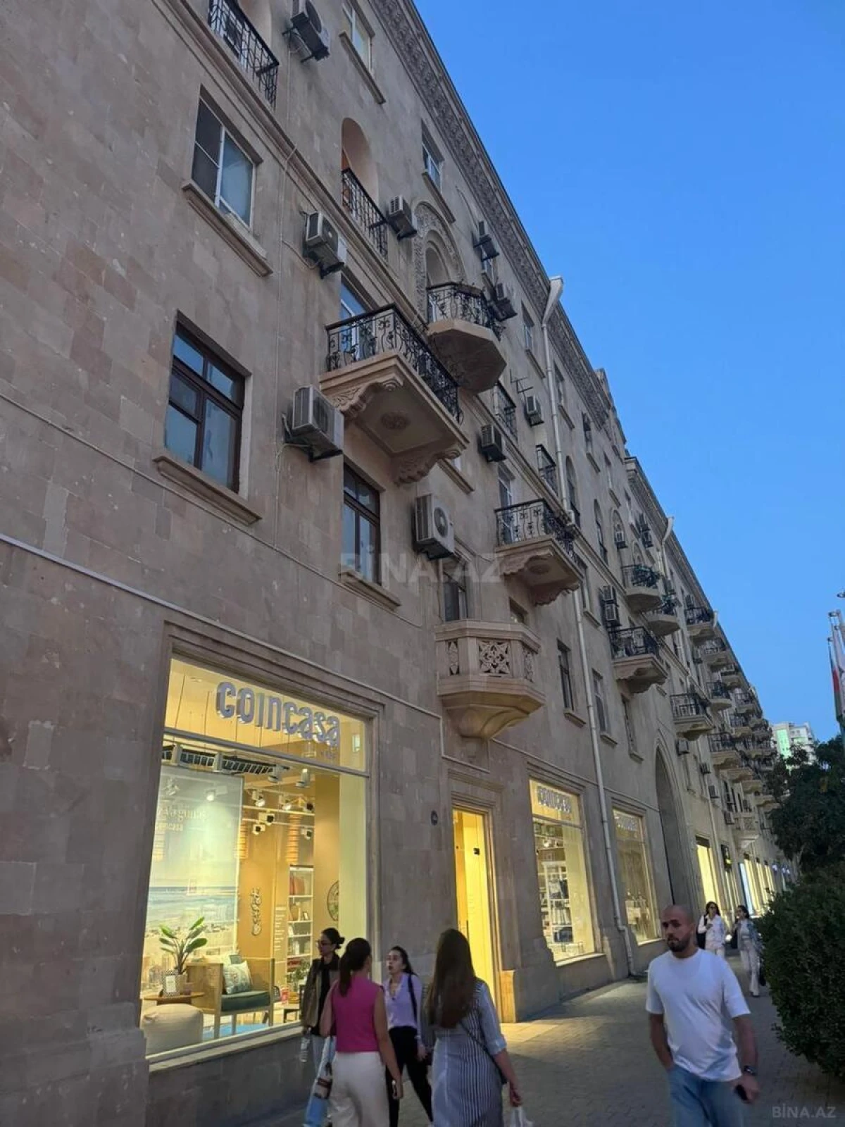 Kirayə verilir 2 otaqlı mənzil 67 m²