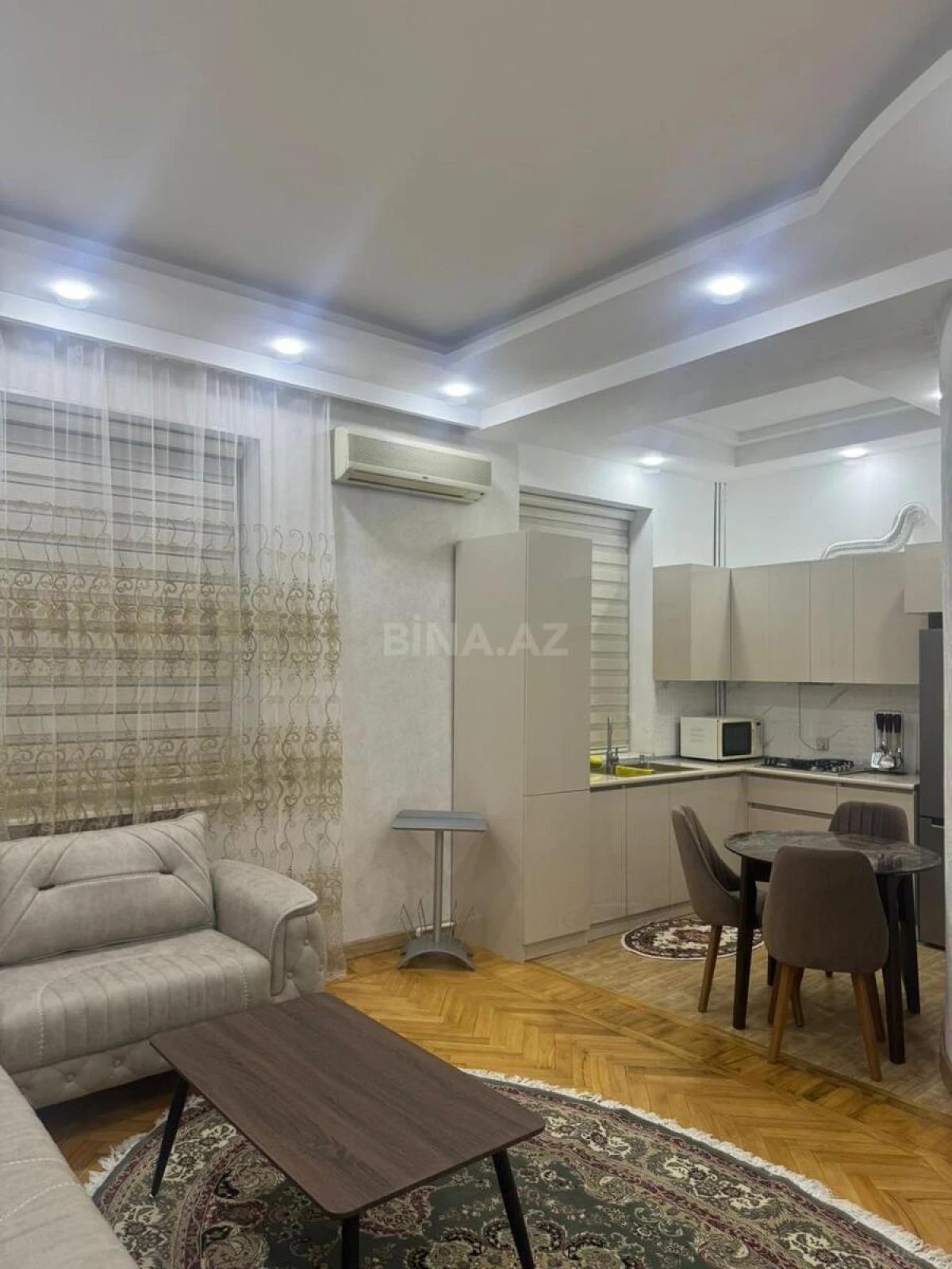 Kirayə verilir 2 otaqlı mənzil 67 m²