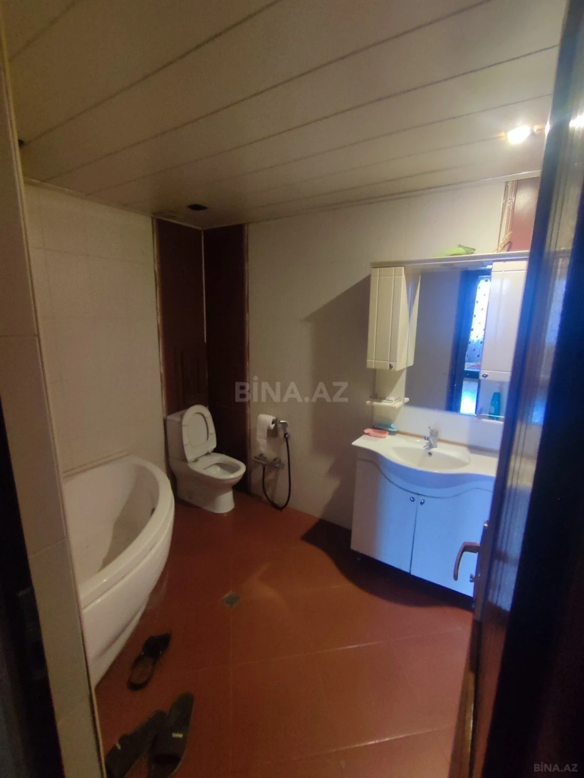 Satılır 3 otaqlı mənzil 120 m²