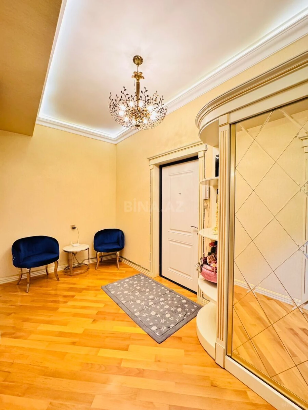 Kirayə verilir 2 otaqlı mənzil 95 m²