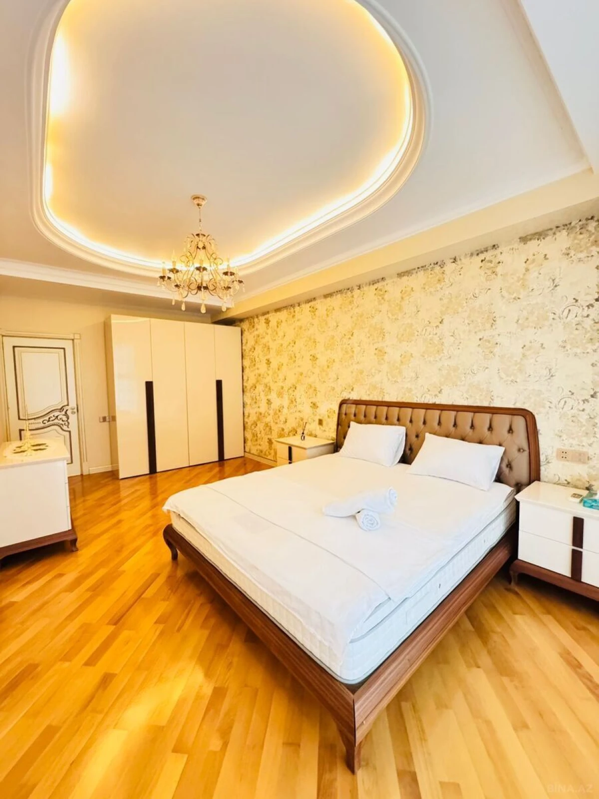 Kirayə verilir 2 otaqlı mənzil 95 m²