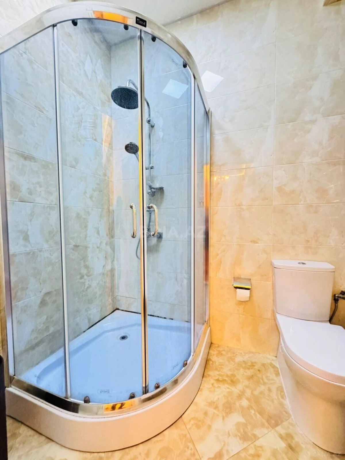 Kirayə verilir 2 otaqlı mənzil 95 m²