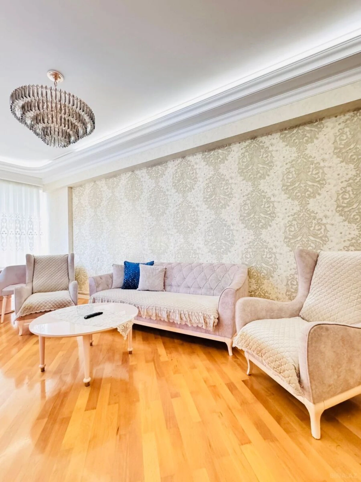Kirayə verilir 2 otaqlı mənzil 95 m²