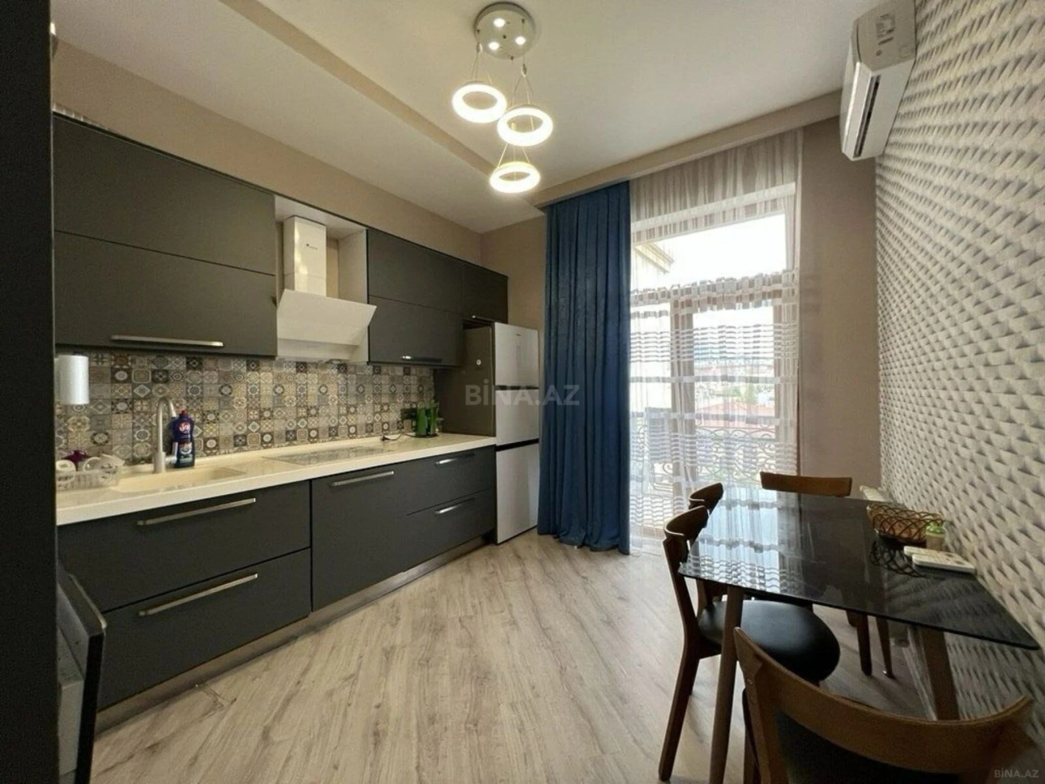 Kirayə verilir 3 otaqlı mənzil 125 m²