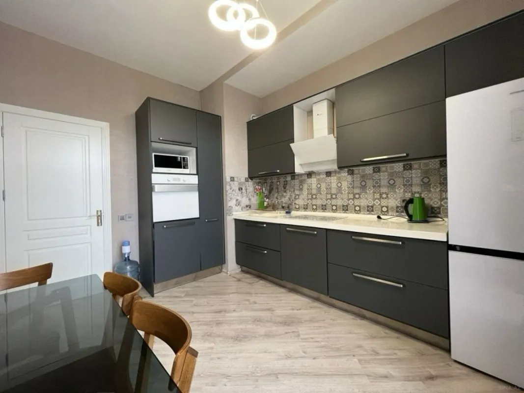 Kirayə verilir 3 otaqlı mənzil 125 m²